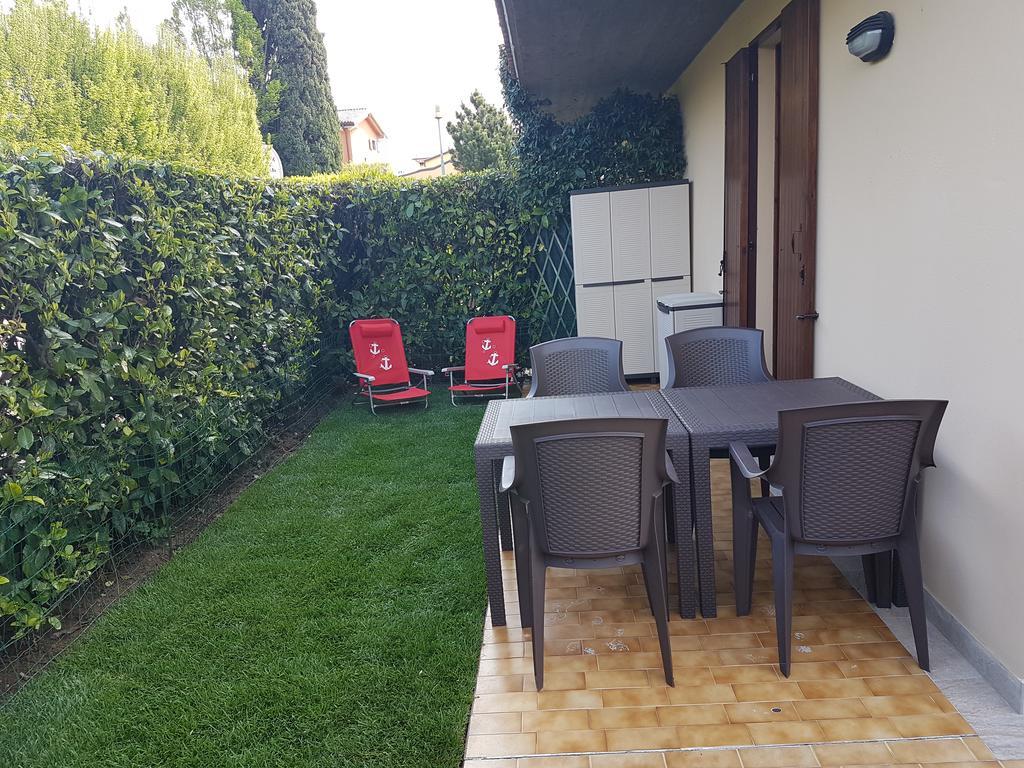 הוילה לאזיסה Holiday House Di Fiore Simona מראה חיצוני תמונה